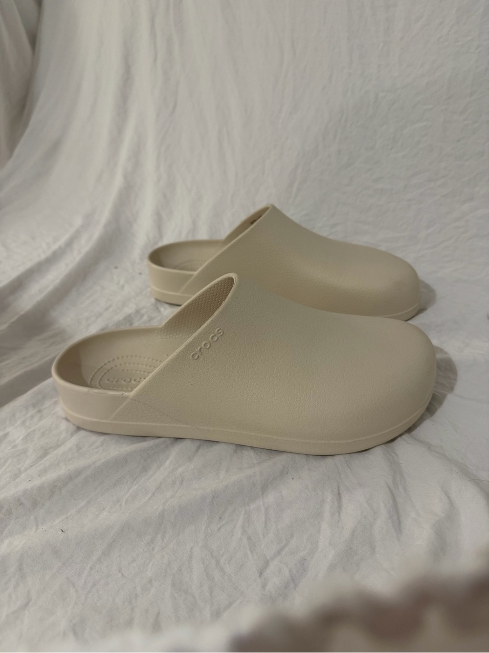 Crocs Dylan Clog in stucco Men’s size 11